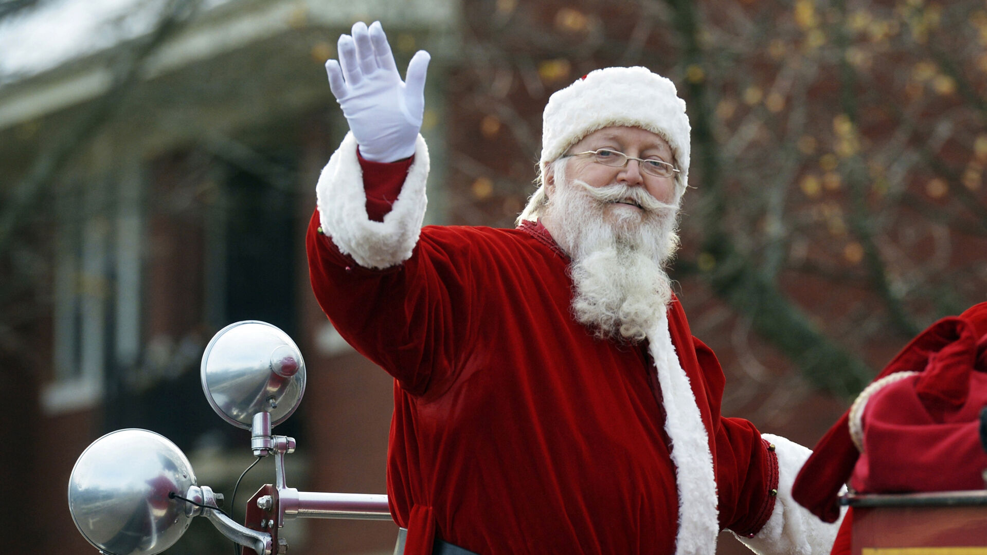 The truth behind Santa Claus, as seen by grown-ups: To tell or not to tell?